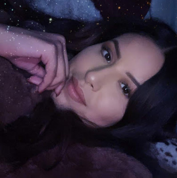 Meet your Posher, Cecilia - Picture 1 of 1